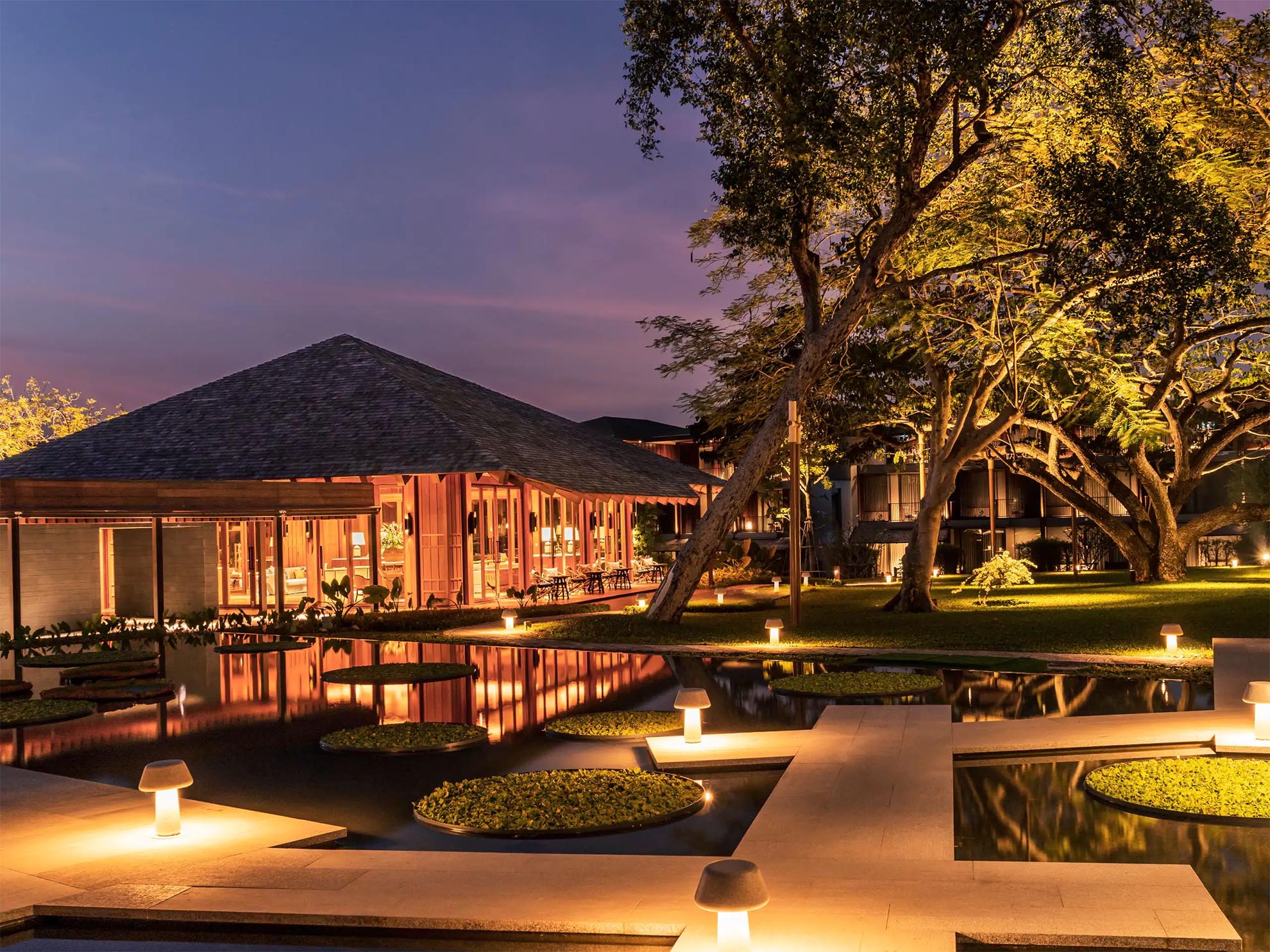 芭提雅安达仕酒店外观图